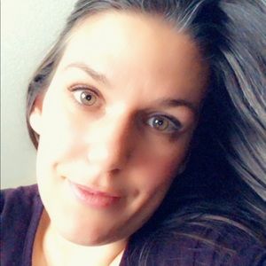 Meet your Posher, Cassandra